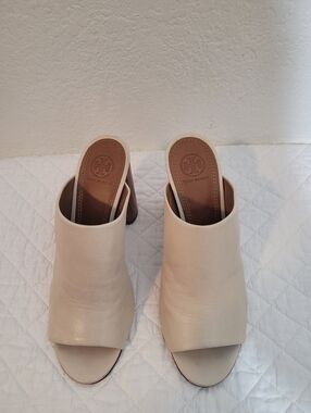 Tory Burch Raya Mule Sandels Yvory Cream Leather Peep Toe Shoes Size 9.